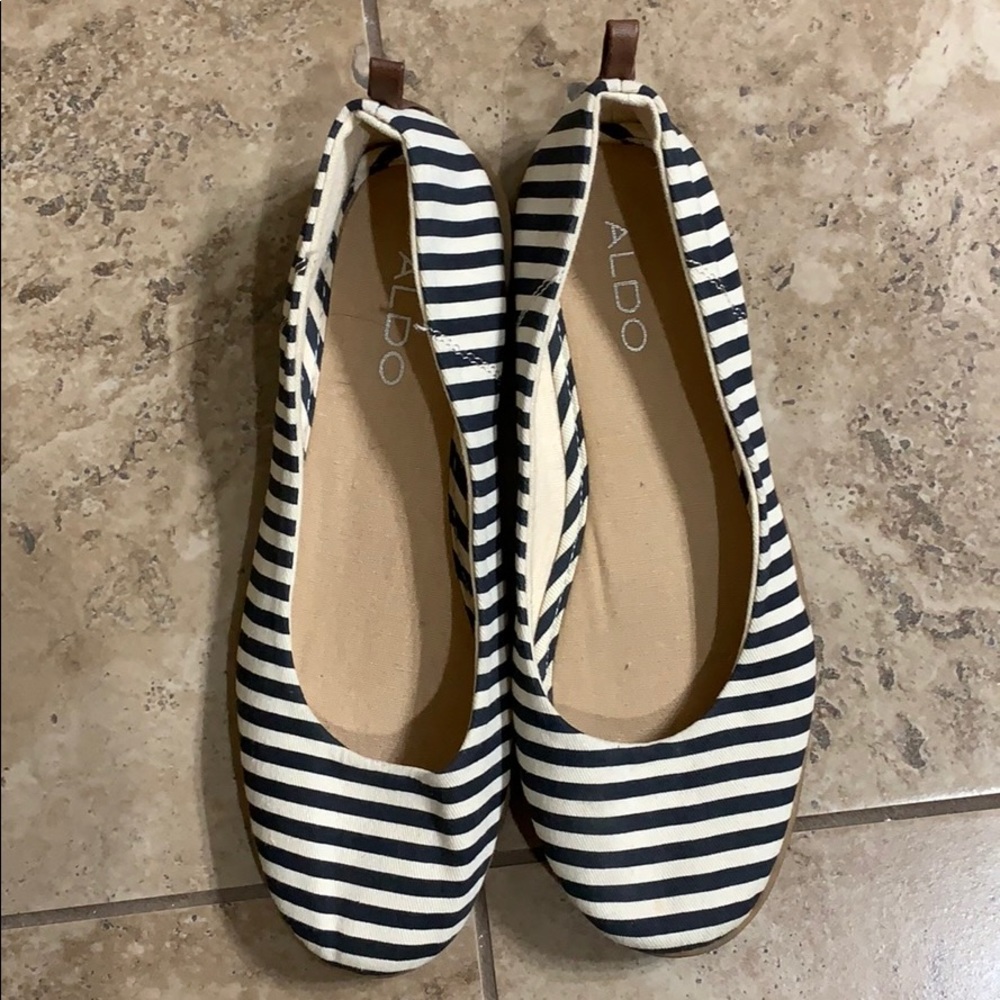 Aldo women’s size 8 navy/cream stripe flat
